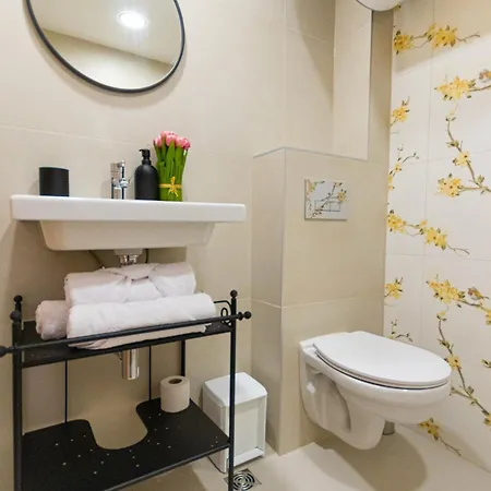 Apartment Tulip By Rv Varna